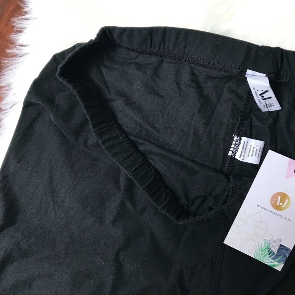 Amelia James NWT Black Leggings Extra Curvy - Picture 3 of 7